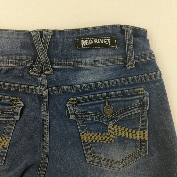 RED RIVET JEAN SHORTS - Picture 6 of 6